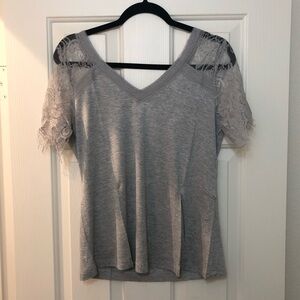 Women’s Summer Scalloped Lace Short Sleeve V Neck T Shirt Women’s Size S Gray